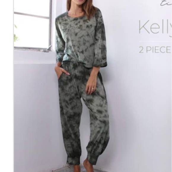 Oprah’s PJ Harlow Kelly Jojo Crop Top Joggers Set Crop Top & Matching Joggers - Picture 1 of 16